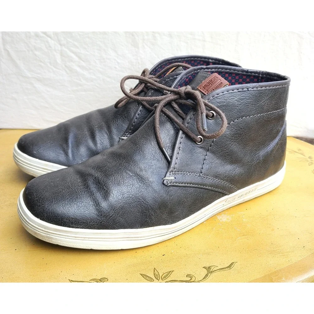 Ben Sherman Preston US 9.5 Gray Chukka Boots Faux Leather Lace Up Minimalist